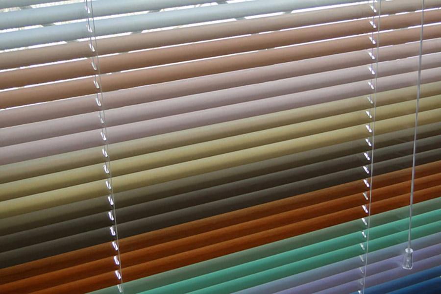Какие жалюзи заказать в офисное помещение?