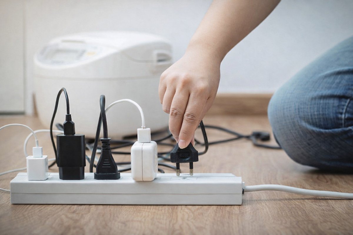 Чем опасны скачки напряжения для техники